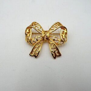 Vintage Ribbon Bow Gold Ton 1.5"‎ Lacey Cut Out Brooch Pin